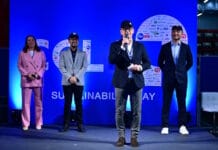 »Sustainability Day Southeast Asia« mit Asahi als Hauptpartner CCL Die Veranstaltung »Sustainability Day Southeast Asia« am 21. Januar 2025 am Hauptsitz von CCL ASEAN in Bangkok/TH brachte Branchenführer, Innovatoren und Markeninhaber aus der ASEAN-Region zusammen, um Ideen und Strategien zur Förderung der Nachhaltigkeit in den Bereichen Verpackung und Druck auszutauschen. Reinhard Streit, Vice President und Managing Director für Food & Beverage bei CCL, eröffnete die Veranstaltung mit einer Begrüßungsrede. Auf der Tagesordnung stand eine Podiumsdiskussion über Thailands Weg im Kunststoffmanagement, gefolgt von interaktiven Sitzungen und Vorführungen modernster nachhaltiger Innovationen. Ronnapop Viraratt, General Manager bei CCL Label Thailand, kommentierte: »Der Hauptzweck dieser Veranstaltung war es, unserem Publikum die vielen Aspekte der Nachhaltigkeit im Verpackungsbereich zu zeigen, vom Etikettenrohstoff bis zum Etikettenapplikator und vom Druckplattenhersteller bis zum Kunststoffflaschenrecycler. Unsere Partner Asahi Kasei und Asahi Photoproducts treibne die Grenzen der Nachhaltigkeit bei der Herstellung von Druckplatten immer wieder auf die Spitze. Wir hoffen, dass das Publikum die Veranstaltung lehrreich und interessant fand, da wir alle einen Beitrag zu unserer Welt leisten.« Ein wichtiges Highlight des Veranstaltungsbeitrags von Asahi Photoproducts war die Präsentation der Ergebnisse einer kürzlich durchgeführten Studie, in der Flexo- und Tiefdruck in Bezug auf die Umweltauswirkungen verglichen wurden. Die Studie zeigte, dass der Flexodruck mit wasserauswaschbaren Platten und wasserbasierten Druckfarben bis zu 35 Mal weniger Kohlenstoffemissionen verursacht als der Tiefdruck mit lösemittelbasierten Druckfarben. Diese signifikante Reduzierung unterstreicht die Umweltvorteile der Flexotechnologie und ihr Potenzial, nachhaltigere Verpackungslösungen zu fördern. Im Verpackungsmarkt in den USA und Europa ist Flexodruck mit einem Marktanteil von 70% in den USA und etwa 50% in Europa weit verbreitet. Trotz dieser Fortschritte ist Tiefdruck in Asien, insbesondere in China, mit einem Marktanteil von mehr als 90% immer noch vorherrschend. Diese Ergebnisse unterstützen Asahis langjähriges Engagement für Nachhaltigkeit durch seine wasserauswaschbaren AWP-Platten mit CleanPrint-Technologie, die den Einsatz von Lösemitteln bei der Plattenherstellung überflüssig machen. Dieser Ansatz entspricht der »Roadmap to Solvent ZERO« von Asahi Kasei, die darauf abzielt, den Einsatz von Lösemitteln bei der Herstellung von Flexodruckplatten zu reduzieren. Da globale Vorschriften und Markeninhaber der Nachhaltigkeit zunehmend Priorität einräumen, bieten die AWP-Platten von Asahi eine bewährte, ökologisch ausgewogene Alternative, die den Übergang der Branche zu einer geringeren Umweltbelastung unterstützt. »Angesichts der steigenden Nachfrage nach umweltfreundlichen Drucklösungen bietet unsere wasserauswaschbare CleanPrint-Technologie einen klaren Weg zu einer deutlich geringeren CO2-Bilanz, ohne Kompromisse bei der Qualität oder Produktivität einzugehen«, sagte Tomohiro Ikawa, Marketing Director von Asahi Kasei. »Unsere Teilnahme am ›Sustainability Day‹ spiegelt unsere Mission wider, nachhaltige Innovationen zu liefern, die den Bedürfnissen unserer Kunden und den gesetzlichen Anforderungen entsprechen.« Die Veranstaltung bot auch wichtige Beiträge von anderen Partnern, darunter Avery Dennison Thailand, Krones Thailand, Envicco und Kurz, die ergänzende Einblicke in nachhaltige Verpackungs- und Recyclinglösungen boten. Den Abschluss des Tages bildete eine Führung durch die hochmodernen Anlagen von CCL, bei der die Teilnehmer Innovationen in der nachhaltigen Produktion aus erster Hand erleben konnten. Die Veranstaltung endete mit einer überzeugenden Abschlussrede von CEO Geoffrey Martin. (Bildquelle: CCL) www.ccllabel.com www.cclind.com www.asahi-photoproducts.com